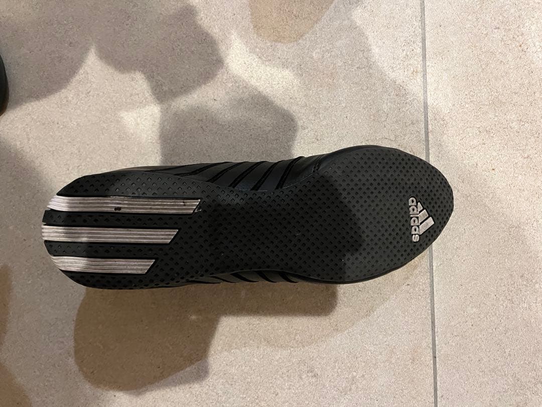 adidas ドライビングシューズ