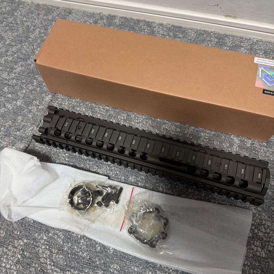 Daniel Defense M4 RIS II ハンドガード