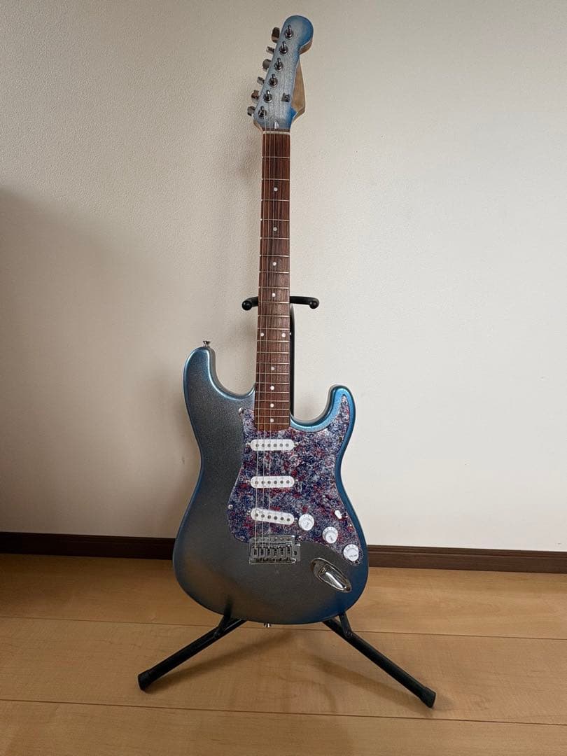 ストラトキャスタータイプ ジャパンビンテージギターになります。