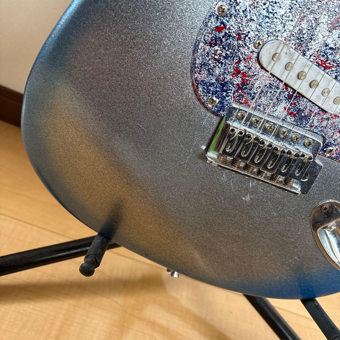 ストラトキャスタータイプ ジャパンビンテージギターになります。