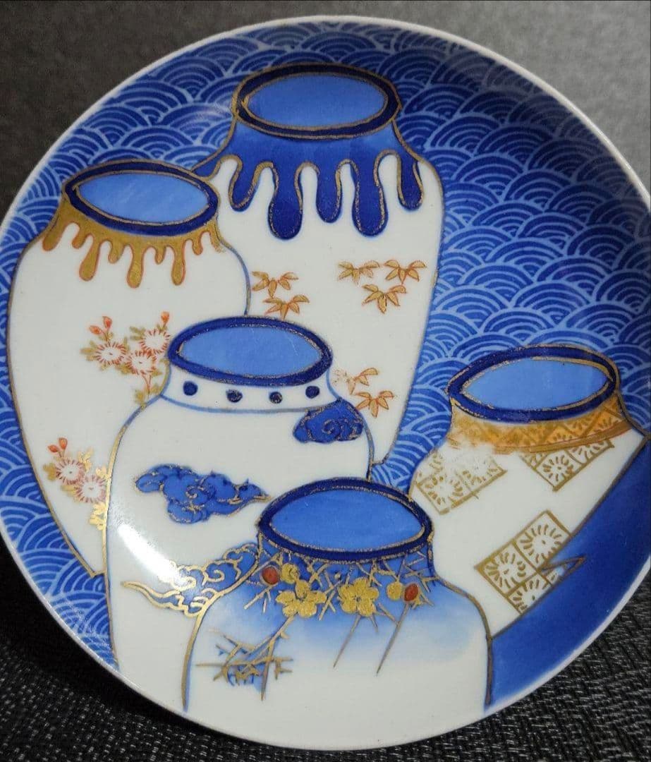 江戸時代末期～明治時代　後期色鍋島　色鍋島　墨弾技法　青海波に壺甕の図皿　櫛高台