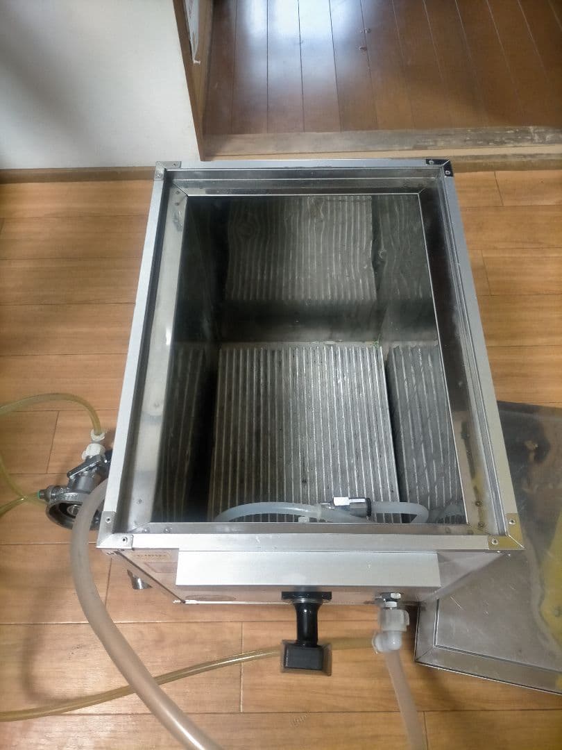 キリンビール氷式サーバーコンセント不要。減圧弁、洗浄タンク付き1式