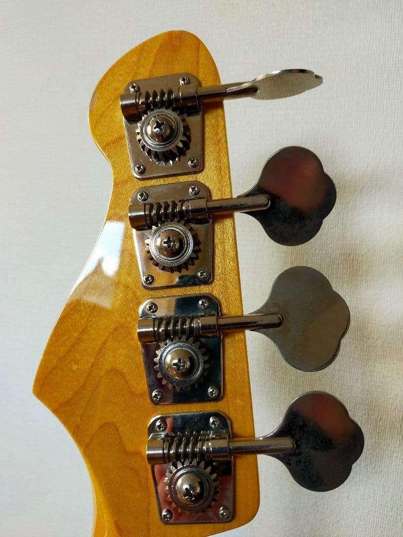 Tokai Hard Puncher エレキベース アイボリー　PB40