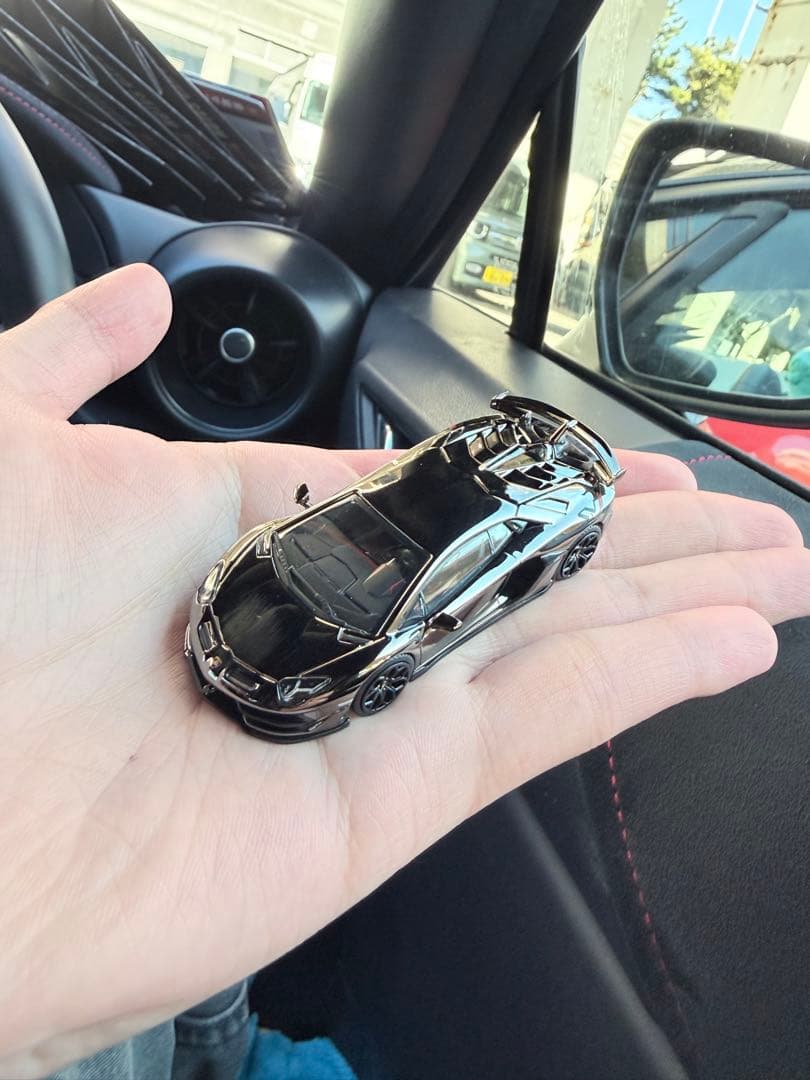 ランボルギーニ アヴェンタドール SVJ ダーククロム オートサロン限定