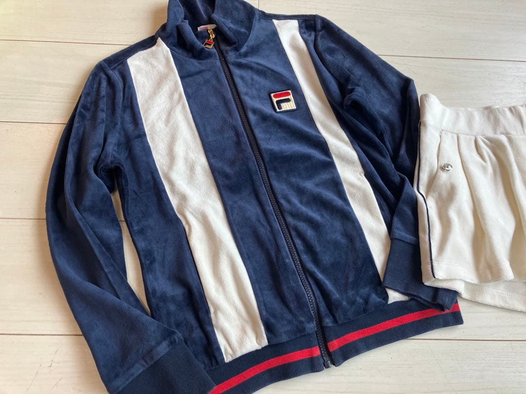 FILAフィラ＊クリーム色ベロアショートパンツとネイビー切り替えジャケット上下