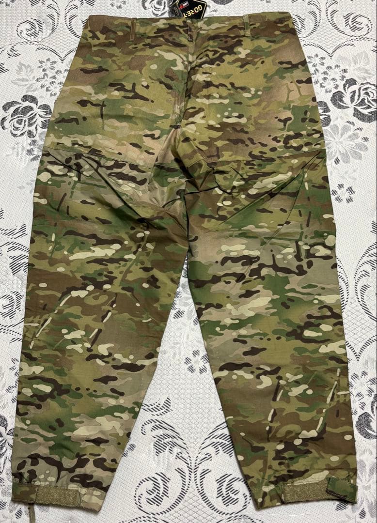 米軍実物　新品未使用 LEVEL6 GORE-TEX 上下セット　L•Mサイズ