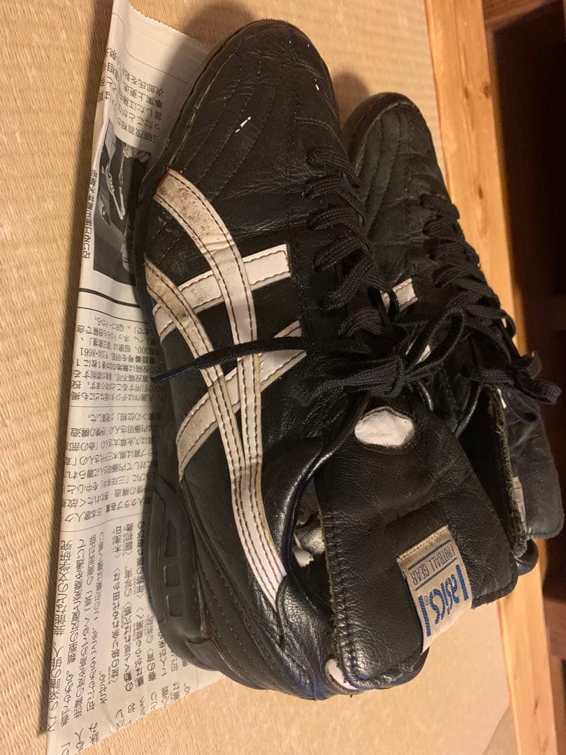 アシックスサッカーシューズ