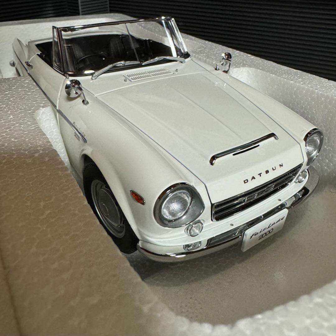 未展示品 オートアート 1/18 ダットサン フェアレディ 2000 SR311