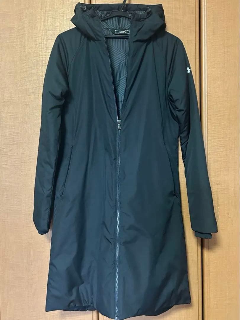 【美品】Under Armour ベンチコート レディースM サイズ ブラック