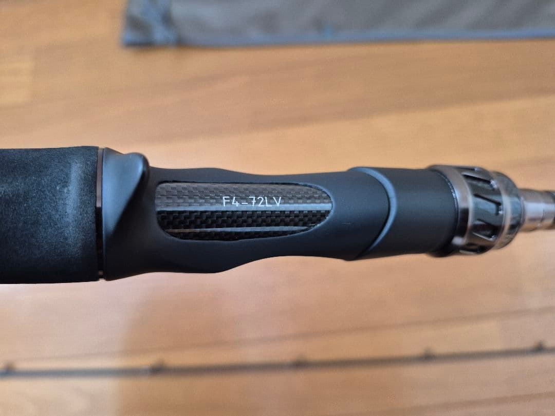 へら男　メガバス　レヴァンテ　F4-72LV 2P 極美品