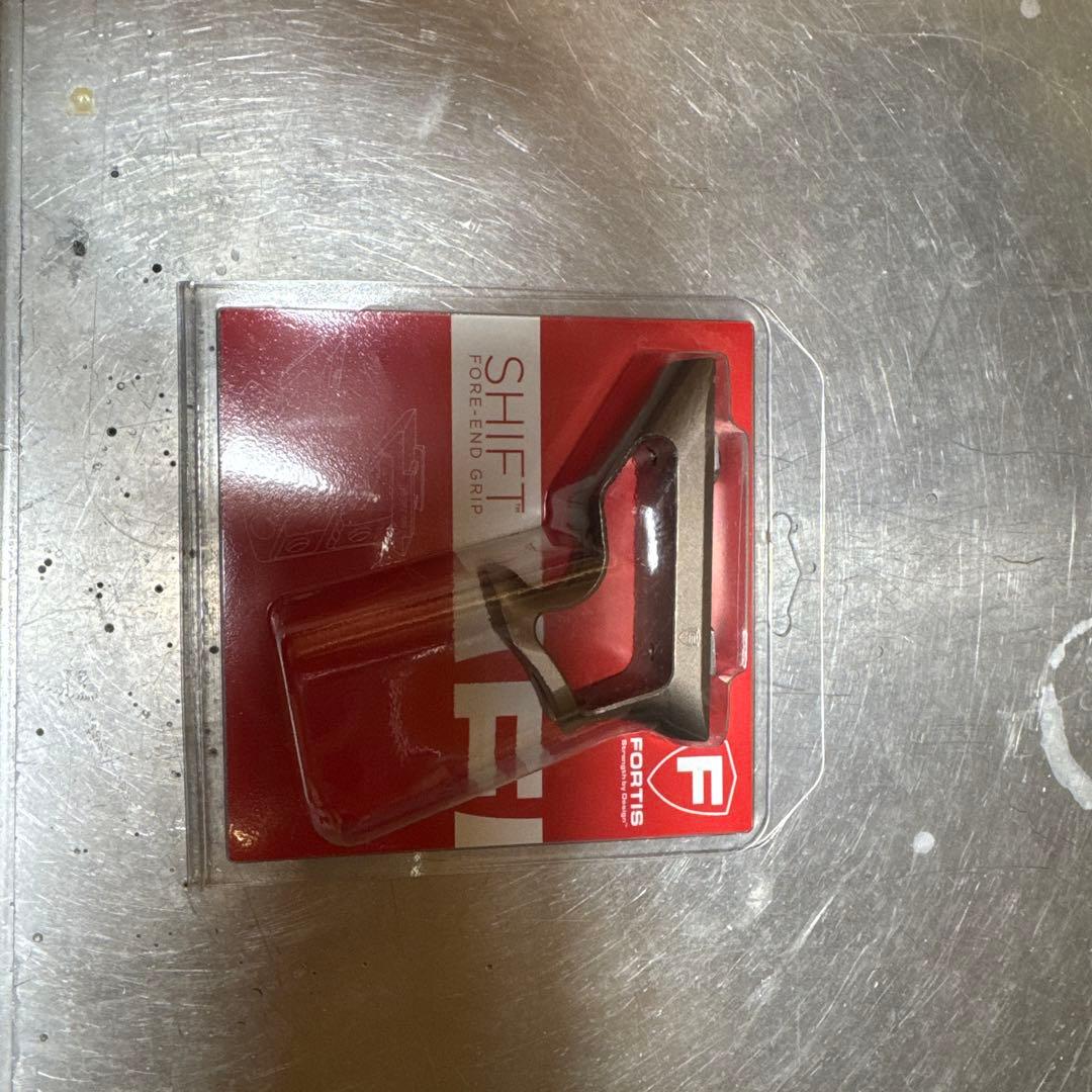 実物FORTIS SHIFTフォアグリップFDEフォルティス　フォアグリップ