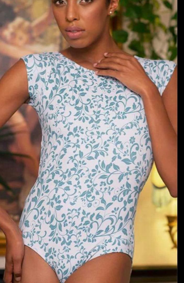 ［新品］eleve青い花柄オープンバックレオタード