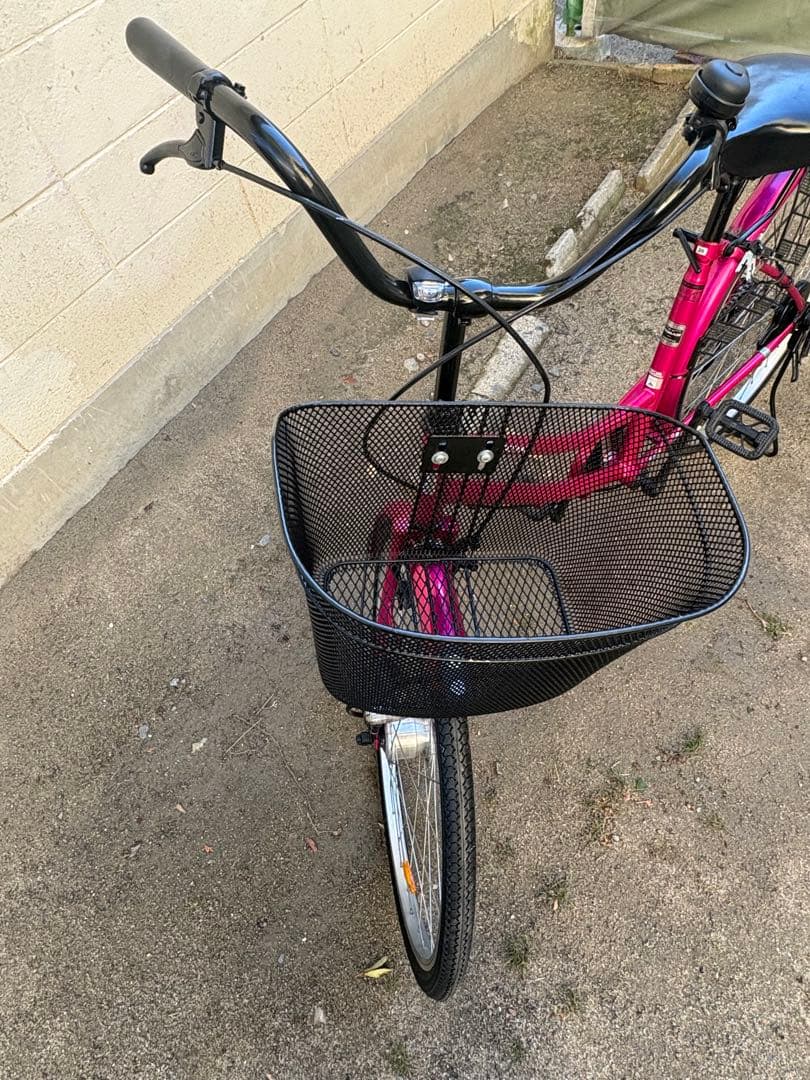 可愛いピンクで、新品タイヤのママチャリ(26㌅)お届けします！お引き取りも可能。