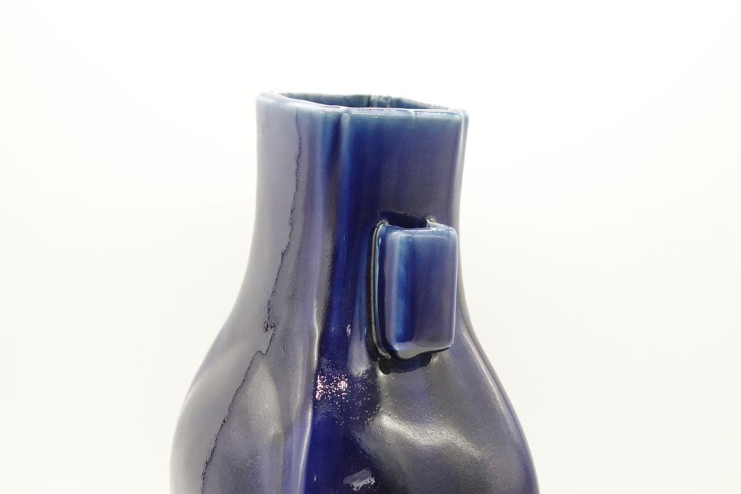 中国　大清乾隆年製　藍釉双耳瓶　共箱　送料込み0222