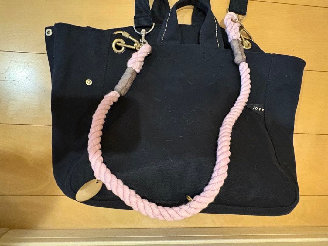 ペット用キャリーバッグ　黒 ピンクロープブランドFound My Animal