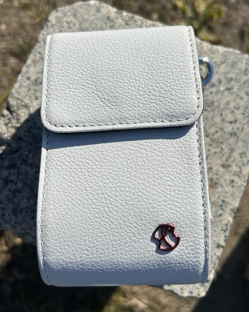 HOMMON(ホンモン)　距離計ケース 撥水カーフレザー ホワイト