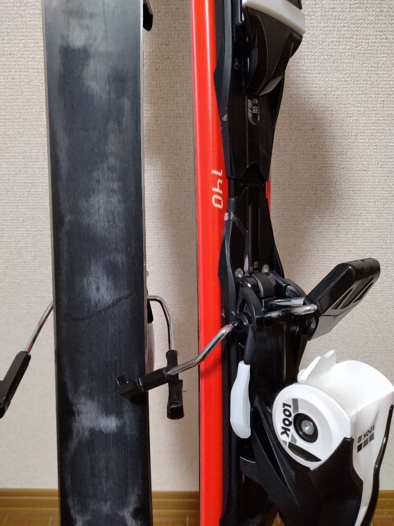 ジュニア用スキー板　ブーツ　ヘルメットセット