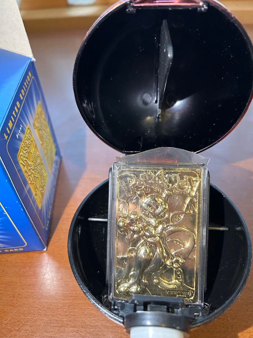 ポケモン金メッキミュウツー 限定版