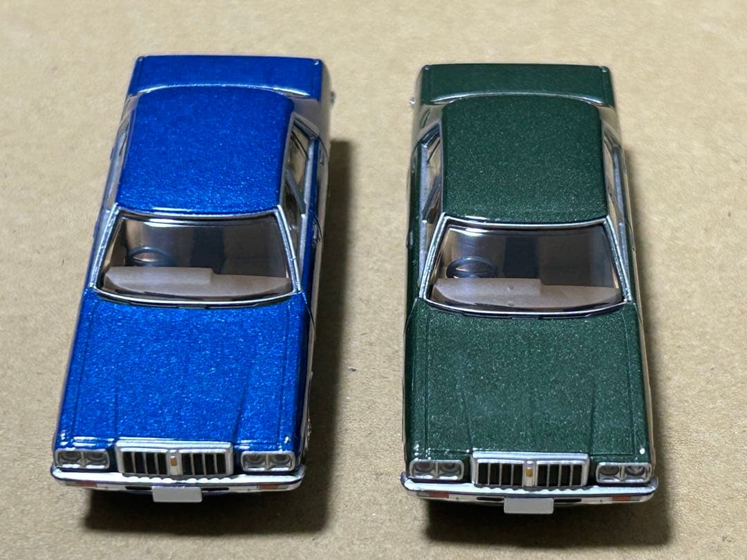 トミカリミテッドヴィンテージネオ ニッサン ローレル 2台セット