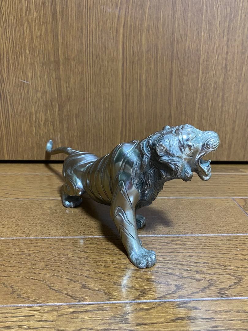 【骨董品】白銅製 村田宏作 虎 置物 飾り物 トラ 寅 とら 金属工芸 彫刻