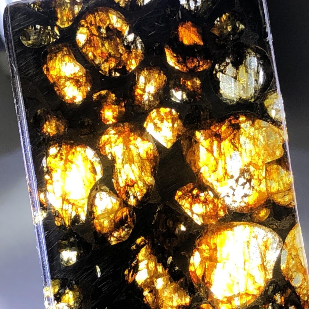 パラサイト隕石 隕石　石鉄隕石　セリコ隕石 美品　重さ約6ｇ　ケース付