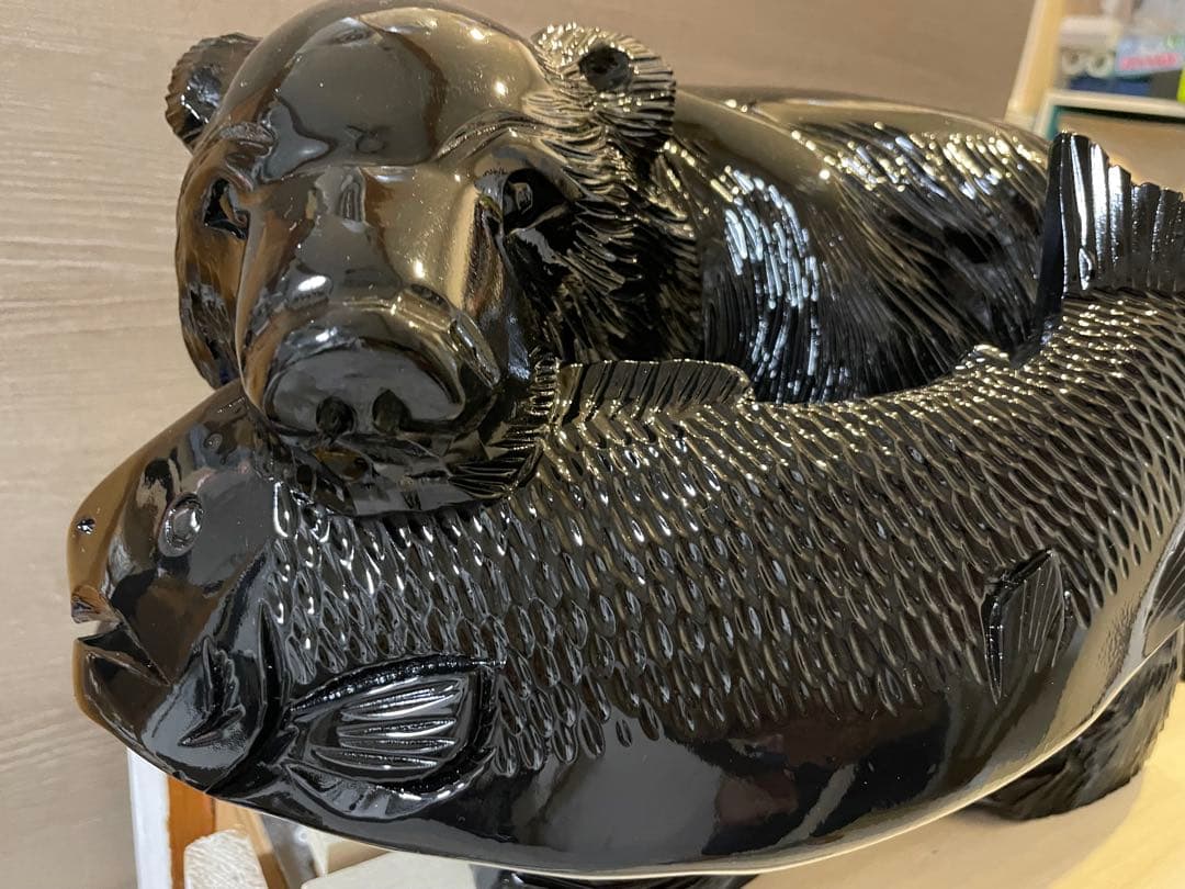 木彫りの熊 珍しい黒光り 大きめ