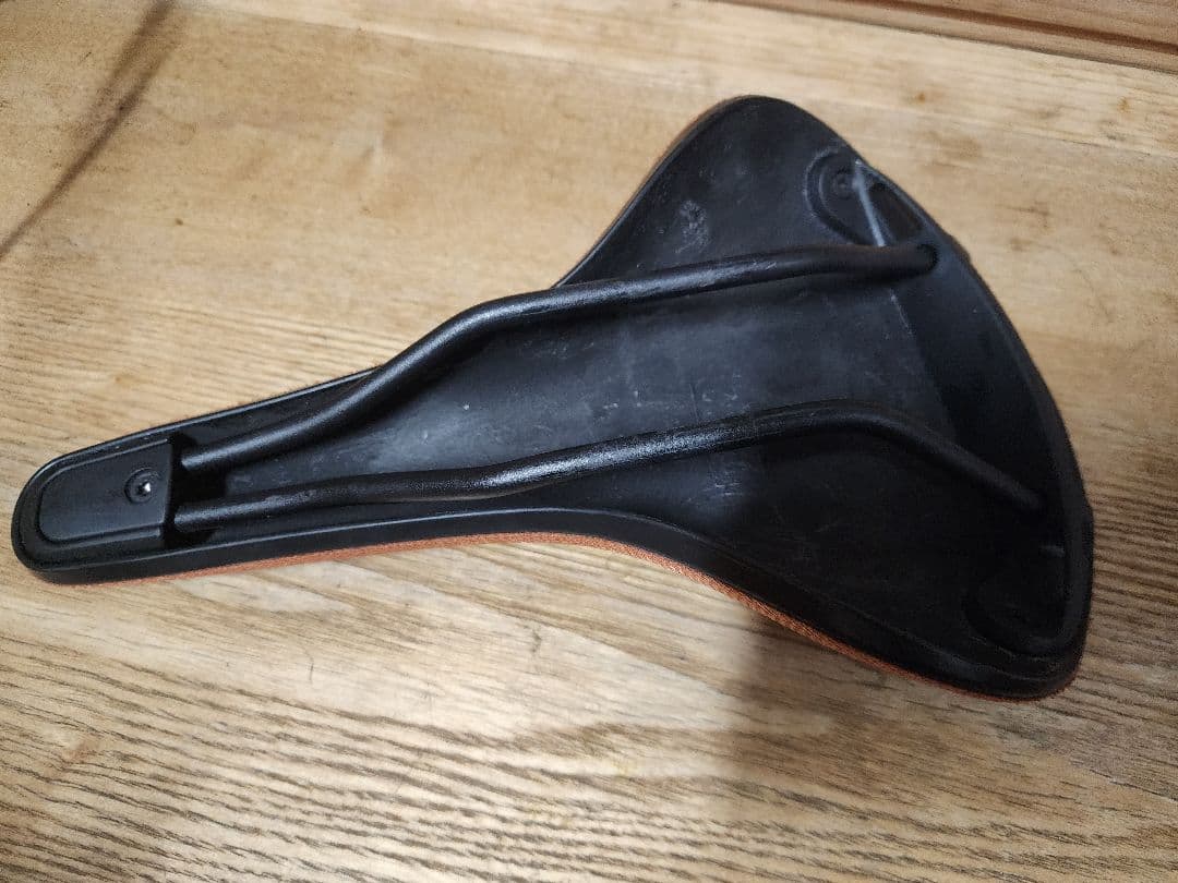 BROOKS C17 ブラウン サドル カンビウム ラバーサドル