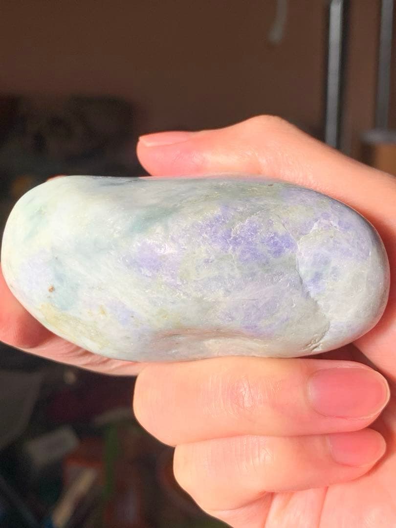 糸魚川ラベンダー翡翠　原石　紫ひすい　水石　根付　国産鉱物標本　コン沢　妖精ラベ