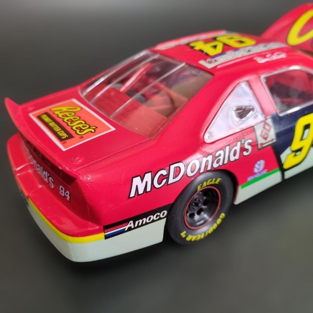 1/18ミニカー　 NASCAR FORD THUNDERBIRD#94