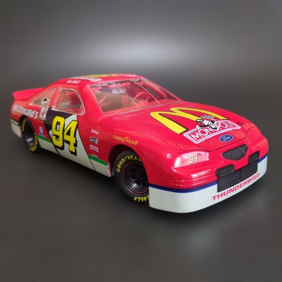 1/18ミニカー　 NASCAR FORD THUNDERBIRD#94