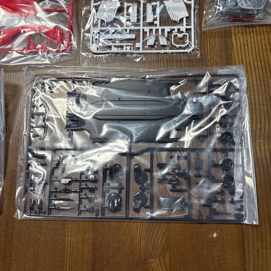 タミヤ　プラモデル　1/20 フェラーリ SF70H レッドブル　RB6 など