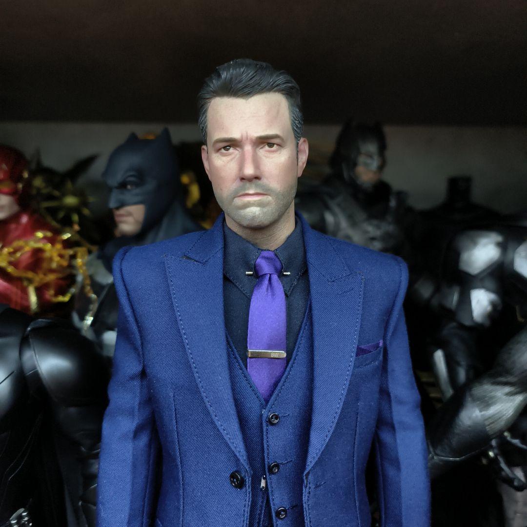 バットマン（ブルース・ウェイン）フィギュア カスタムスーツ