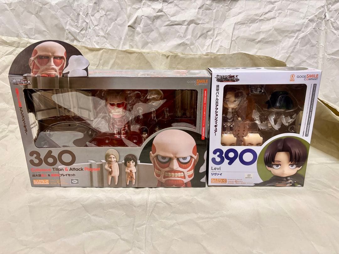 一番くじ 進撃の巨人 リヴァイ & 超大型巨人フィギュア ねんどろいど 2種他