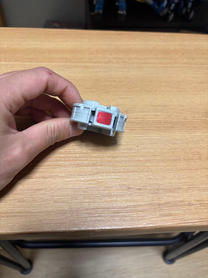 グレーのボタン付きおもちゃアクセサリー ガオレンジャー