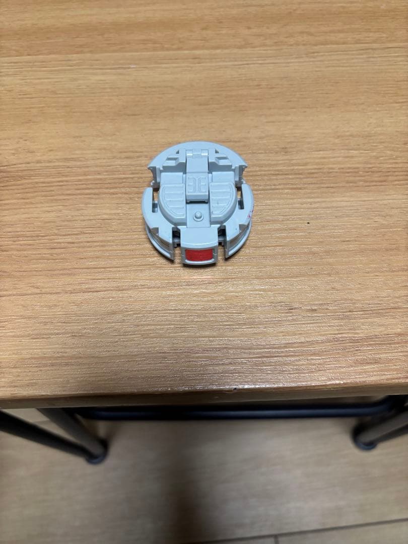 グレーのボタン付きおもちゃアクセサリー ガオレンジャー