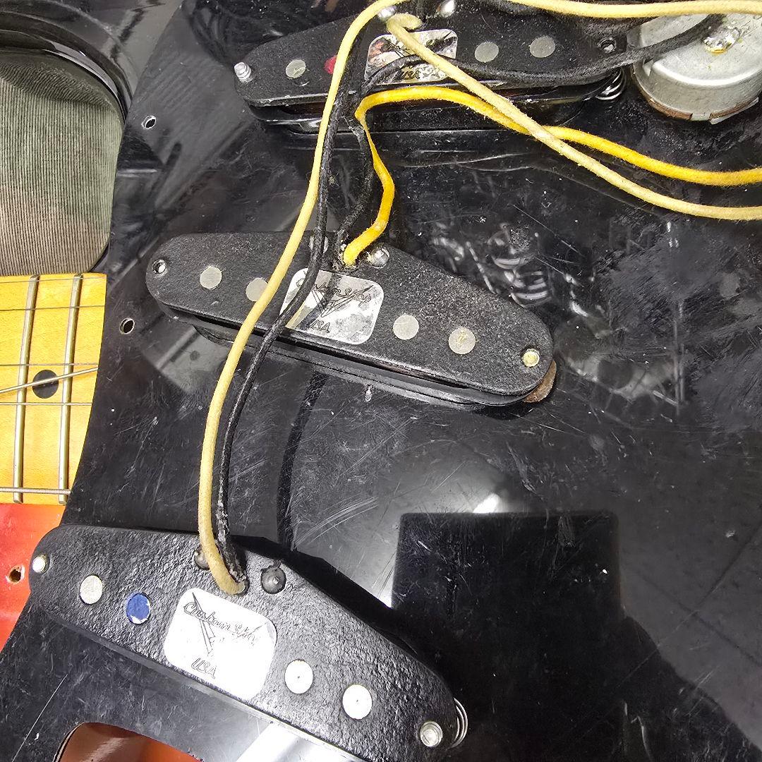 ジ*グ様 カスタマイズエレキギター　FERNANDESプレート　fenderピッ