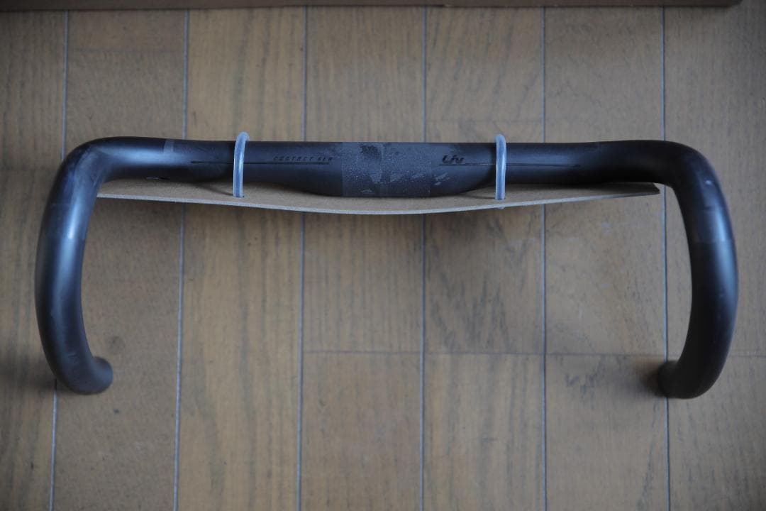 ★Liv カーボンハンドルバー（未使用品）34×36★