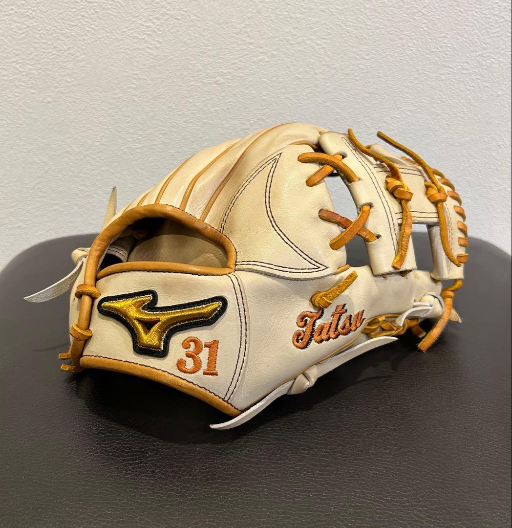 プロ野球選手　グローブ