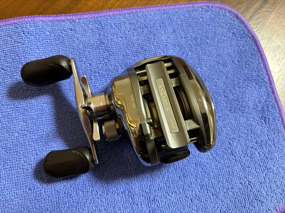 ベイトリール 初代アンタレス 右巻き RH220