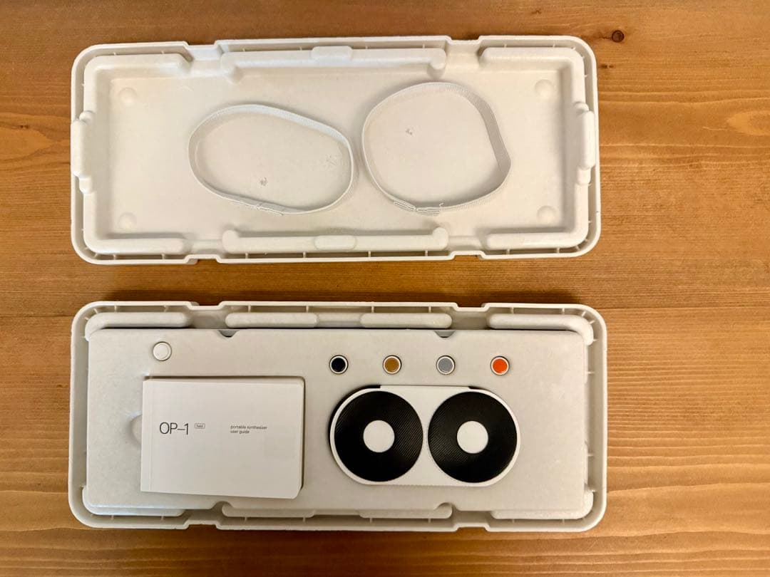 鍵盤楽器 TEENAGE ENGINEERING OP-1 field