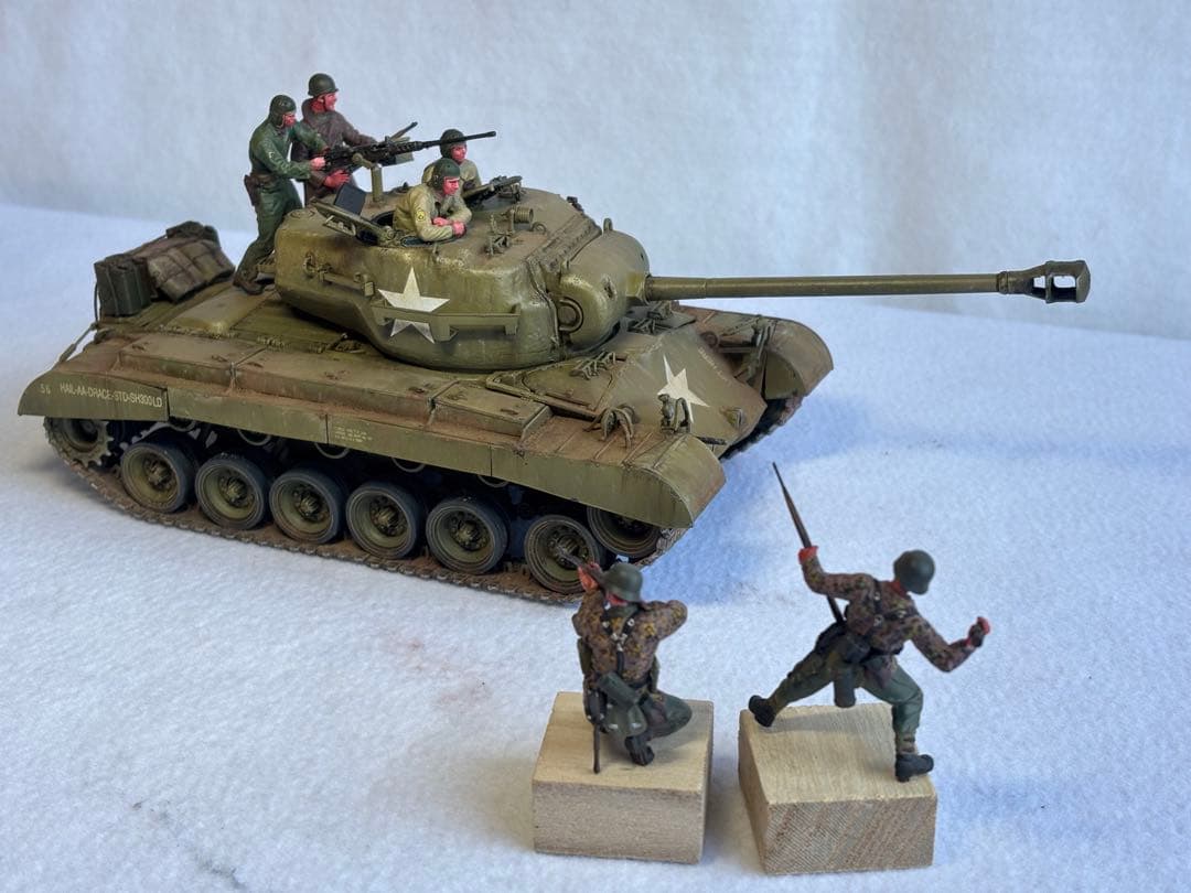 １／３５アメリカ軍M２６パーシング戦車プラモデル完成品