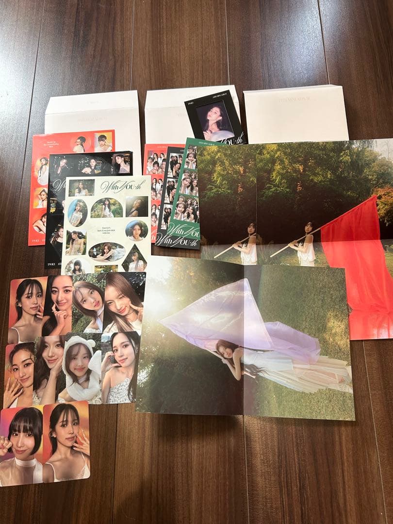 DAHYUN ハート型うちわとその他7点