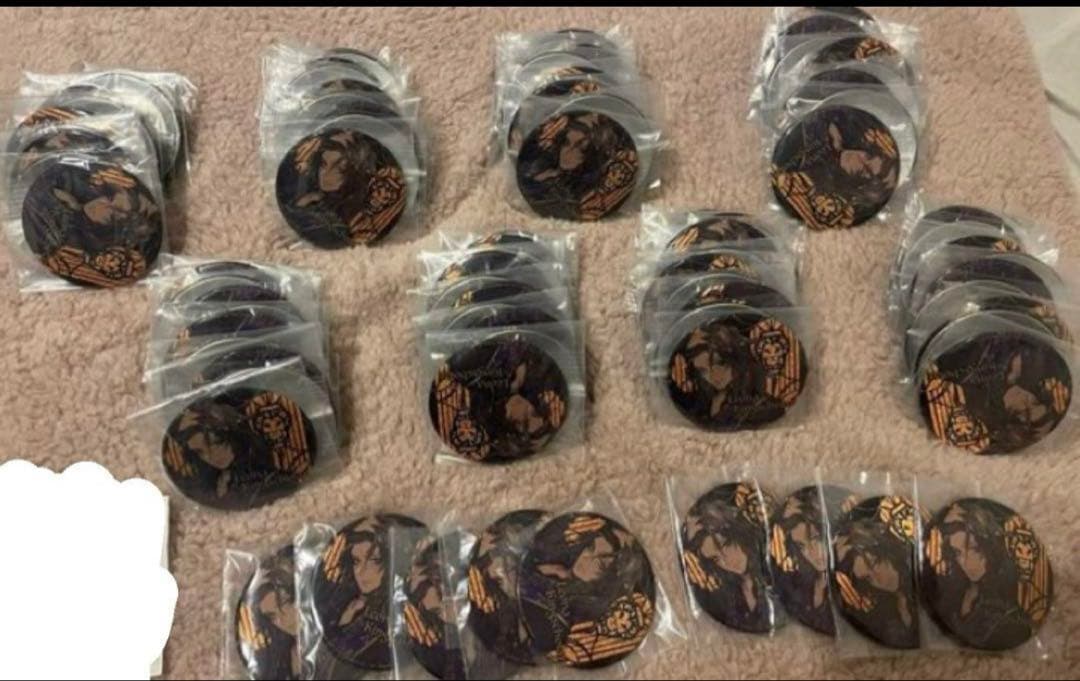 namco　ナムコ　ツイステ　レオナ　缶バ　缶バッジ　ナムコ缶　式典服