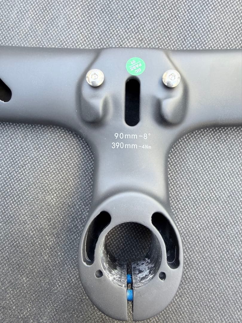 エアロハンドル カーボン　Gusto attaque