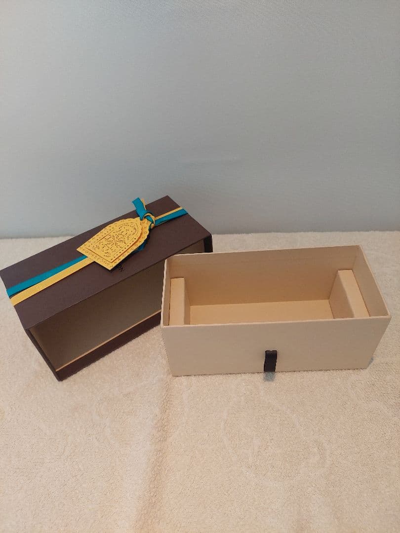 LOUISVUITTONノベルティミスフランスモノグラムトランクペーパーウェイト