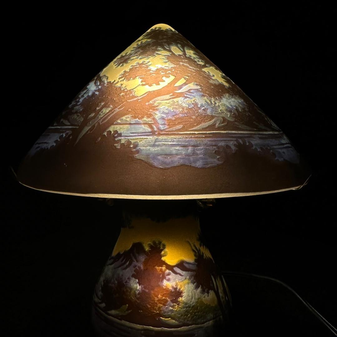 エミールガレ　 二灯ランプ 　山景紋　カメオ彫り　被せガラス　高さ24ｃｍ