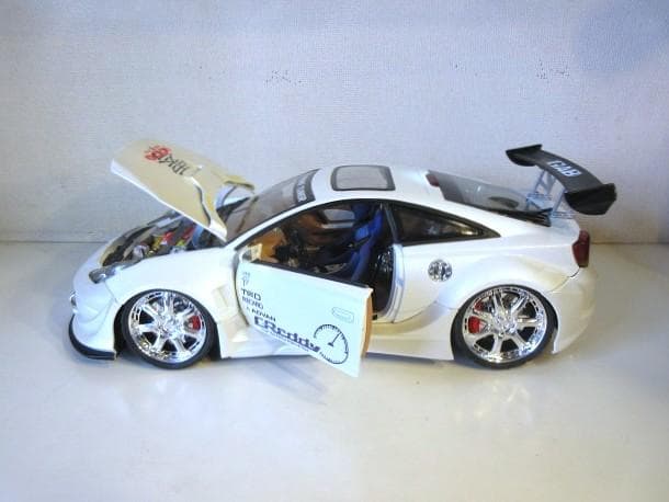 童友社 (1/12) スポコン系 トヨタ CELICA TRD ライト点灯