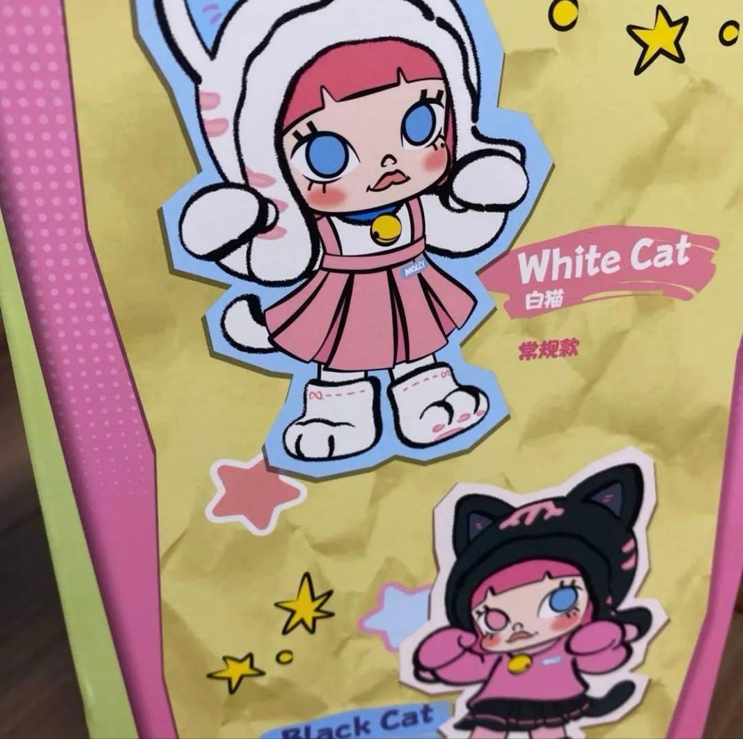 MOLLY Peekaboo 1/8 アクションフィギュア POPMART