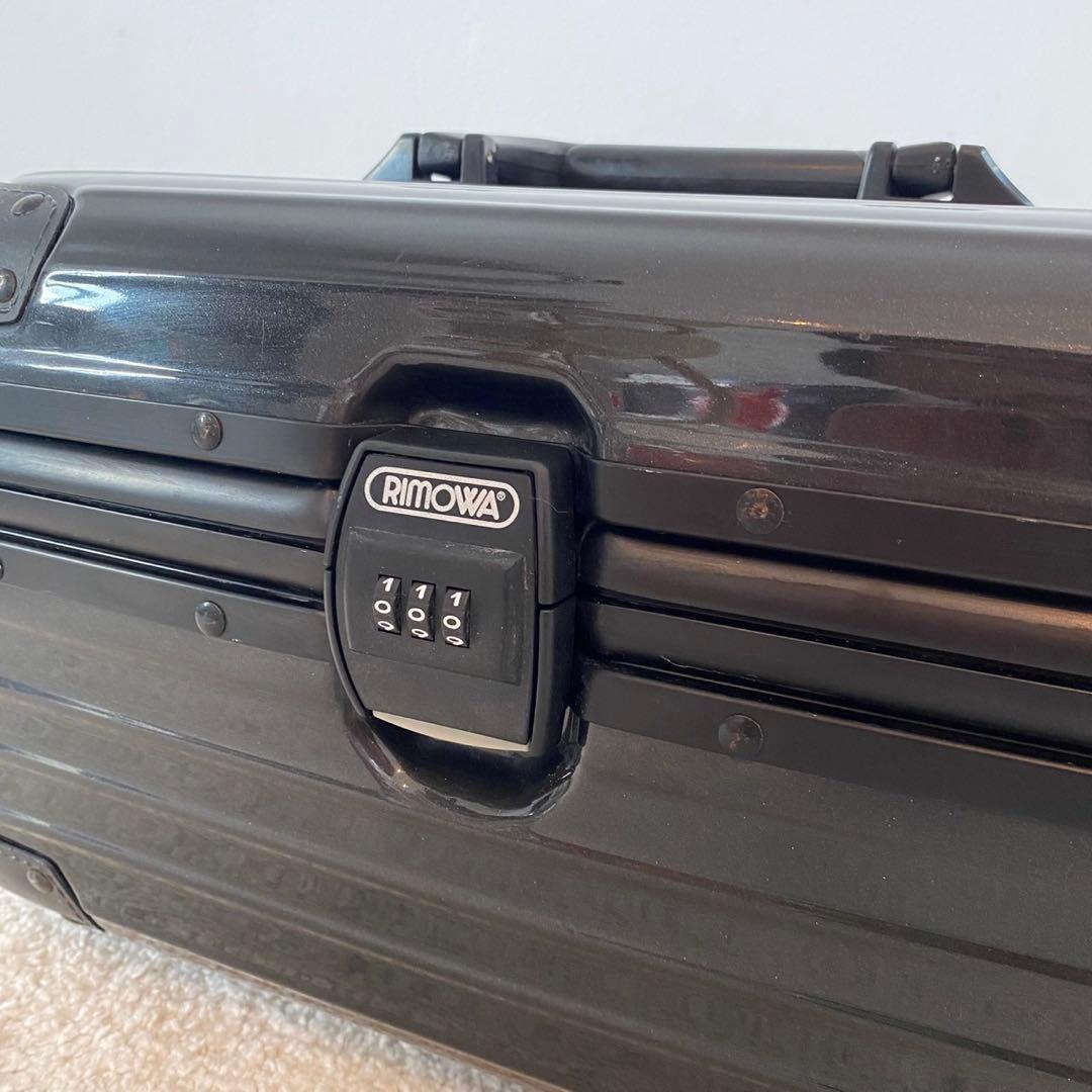 RIMOWA Samba Nova ビューティケース 18L グロスブラック
