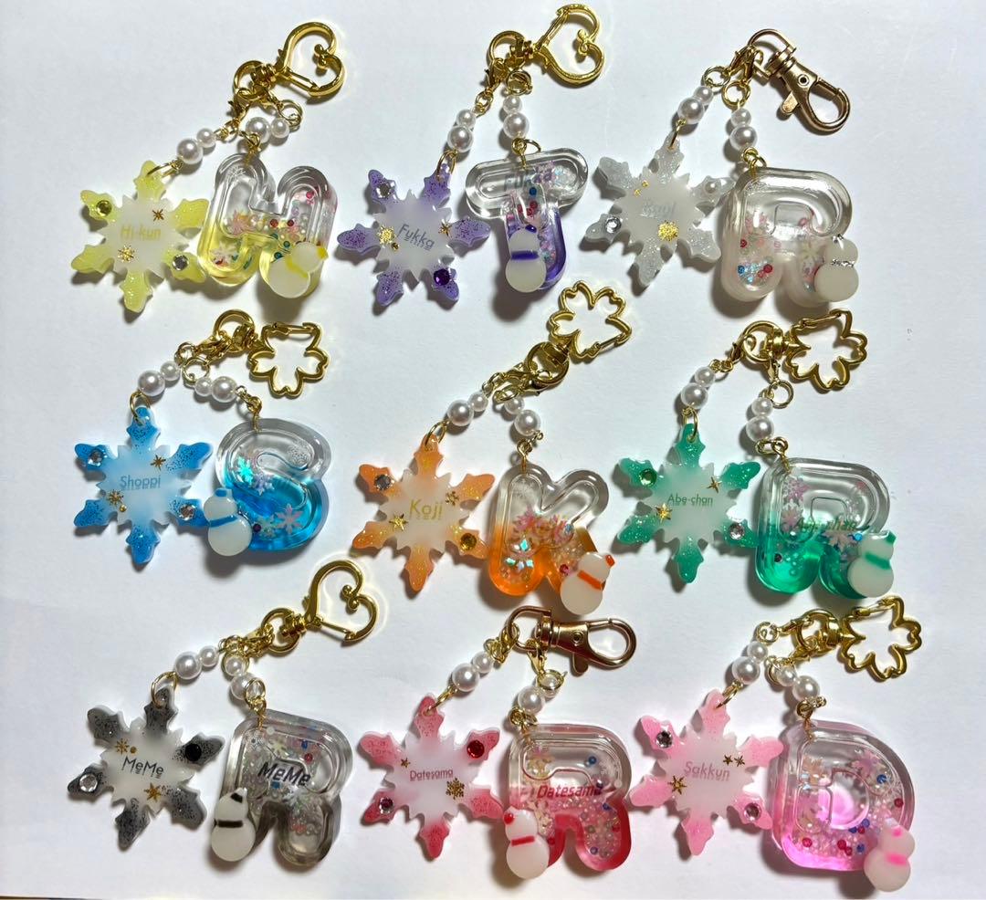 Man レジンキーホルダー アルファベット 雪の結晶 ハンドメイド